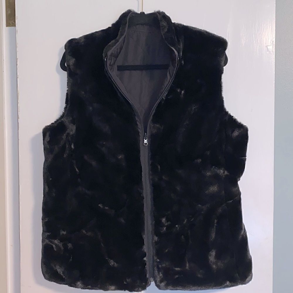 Hilary Radley reversible quilted & faux fur vest M